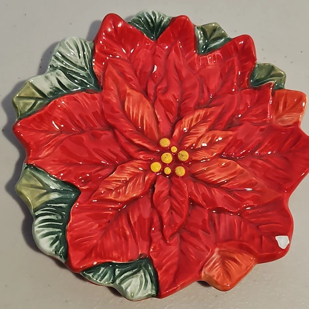 CORNER RUBY Poinsettia Cup And Saucer Set With Spoon